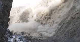 Landslide claims 8 in Skardu
