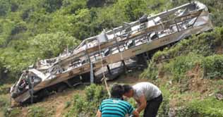Philippine bus crash kills 15 