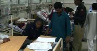 Lahore: Poverty forces father to poison himself and family 