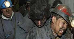 Blast at Colombia coalmine kills eight and traps dozens