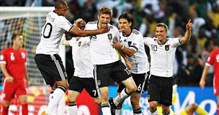 FIFA World Cup: Germany cruise into quarter-final