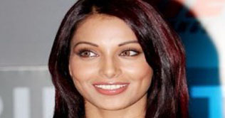 Bipasha Basu breaks the ice with Salman Khan