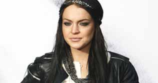 Lohan sues for $100m over baby ad 'likeness' 