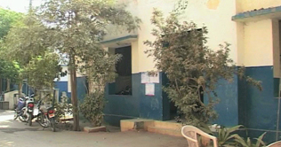 2 die of poisonous liquor in Karachi