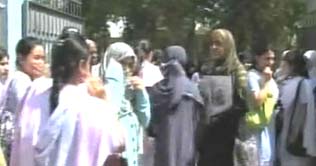 Students register protest against paper leak-out in Karachi