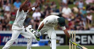  Vettori helps to take Aussies at 231