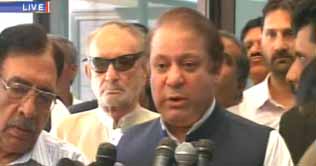 Ground being prepared for return of dictatorship, fears Nawaz