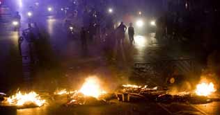 Bangkok: 16 dead, foreigners injured in protests