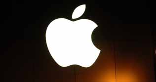 Apple overtakes Microsoft as No 1 tech company