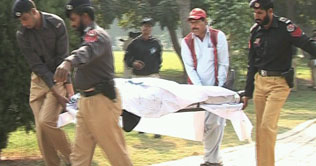 Lahore: armed men mow down husband, wife injured