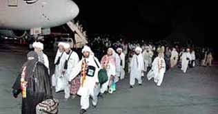 Islamabad: PIAs Hajj flight returns after a 3 hour delay