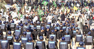  SIC rally continues, to climax at Lahore