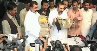 Karachi: 4 TTP terrorists arrested, arms recovered