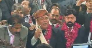 Kh Sharif, Aitzaaz, Nasira Javed and others banned from entry in LHC bar