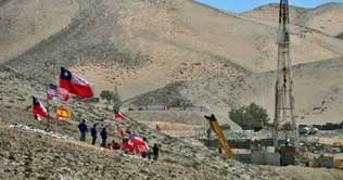 Chile: Rescuers find way to remove 33 trapped miners