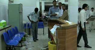 Karachi: Relatives of murdered brothers become violent in Jinnah Hospital
