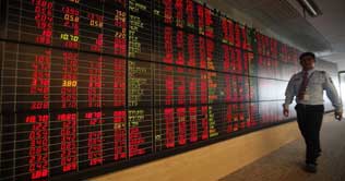  Gold, silver, oil down as dollar gain