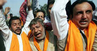 Shiv Sena calls for burqa ban in India