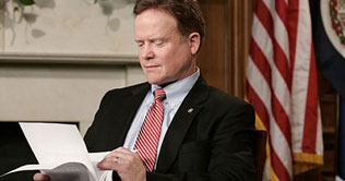 US Senator to freeze promotions in defence dept.