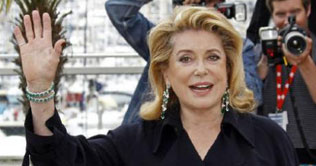 Italy: Deneuve promotes Potiche in Venice
