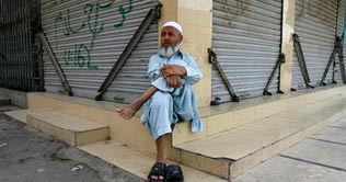 Karachi shut down after Imran Farooqs murder