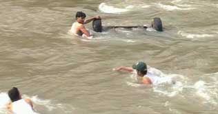 Muzaffrabad: 15 children killed as coach falls into River Jhelum