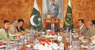Govt would stay, Zardari assures CEC 