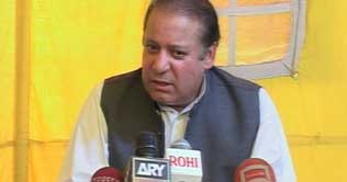  Nawaz urges Govt to respect SC verdicts