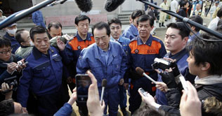 Japan Prime Minister visits tsunami hit areas 
