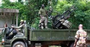 Pro-Gbagbo soldiers fight Ouattara forces in Ivory Coast