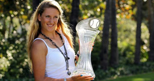 Tennis: Victoria beat Sharapova to win Sony Ericsson Open final