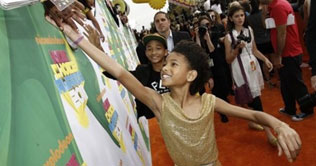 Los Angeles: Kids Choice Awards rolls out Orange Carpet