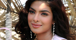 Priyanka plays catch me if you can with Ratnam 