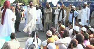 Lahore: Protest against US priest 