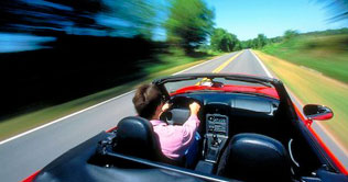 Men go for looks, women prefer practicality in cars