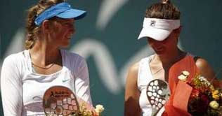 Tennis: Azarenka beat Begu to wins first WTA clay court title