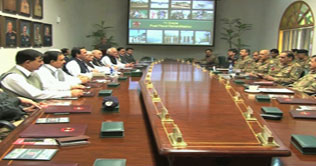 Peshawar: Kayani, Hoti discus security situation