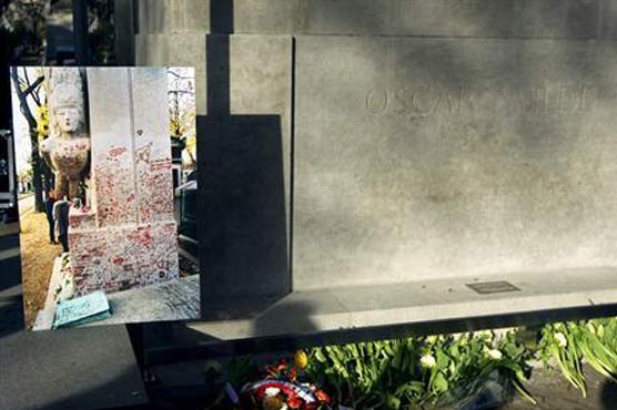 Paris cleans lipstick off Oscar Wilde grave