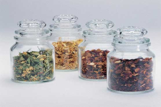 Chinese herb mix may cool hot flashes a bit