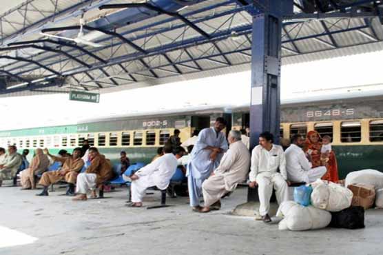 Rails at delay in departure, arrival 