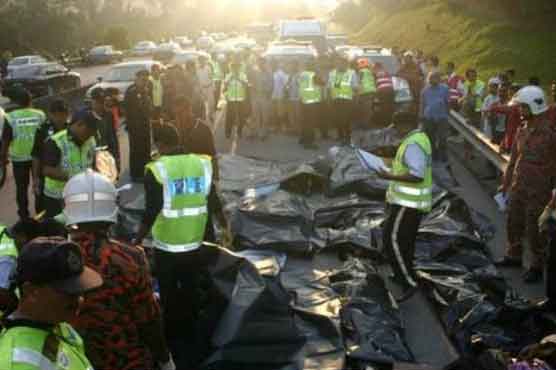 15 die in Cameroon bus crash, official says