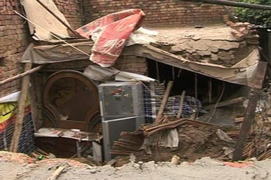 Murree: Roof collapse claims one life