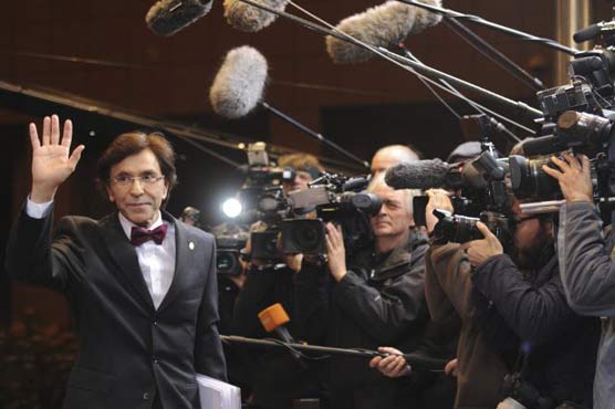 New treaty to save euro splits European Union