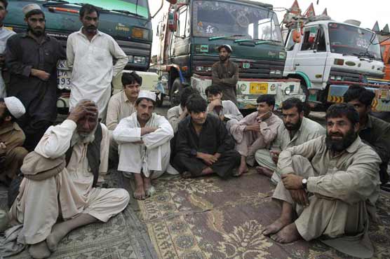 Pakistan truckers back NATO supply route blockade