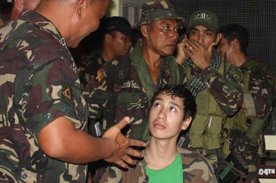 US hostage, 14, escapes in Philippine jungle