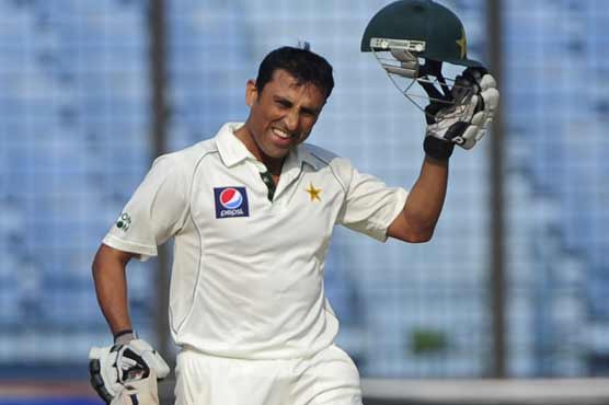 Pakistan eye win after Younis double ton