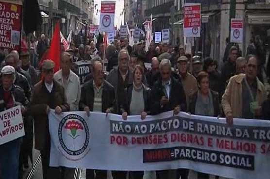 Portugal: pensioners rally against austerity