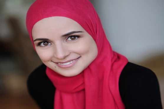 Canada bans hijab at citizenship swearing in