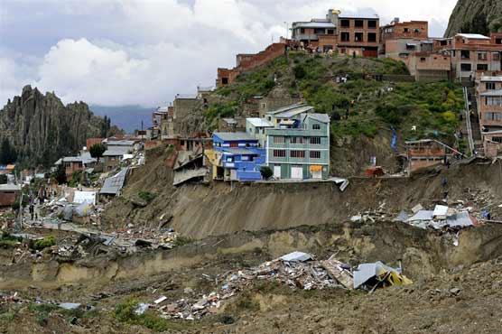 Oil spill in Colombian river cuts off supplies of drinking water