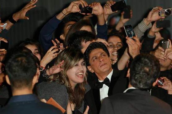 Angry fans turn violent in over Bollywood actors no show